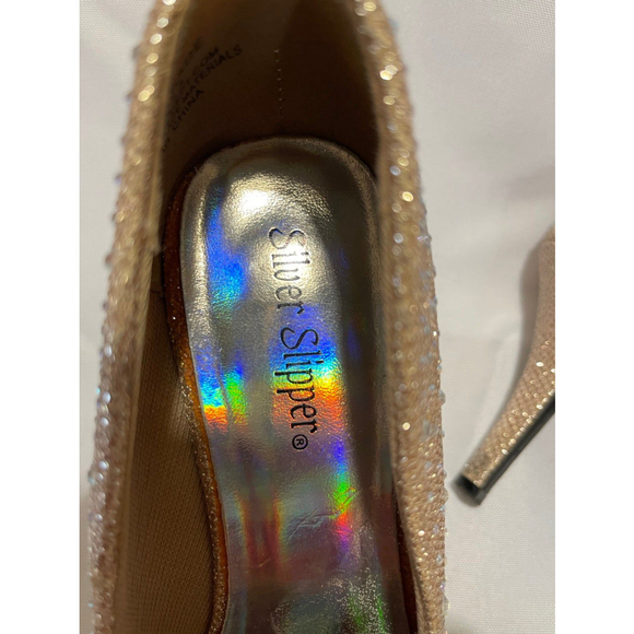 Gold Pumps With Rhinestone Embellishment Sliver Slipper Size 7 - Picture 3 of 5